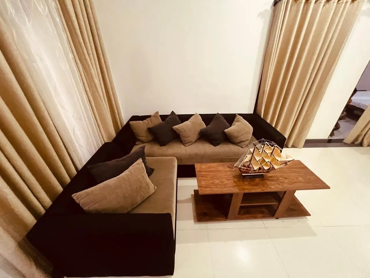 Rael Residence 尼甘布