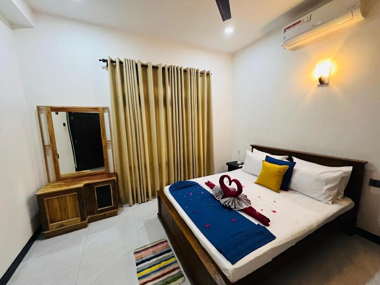 Rael Residence 尼甘布 0*,